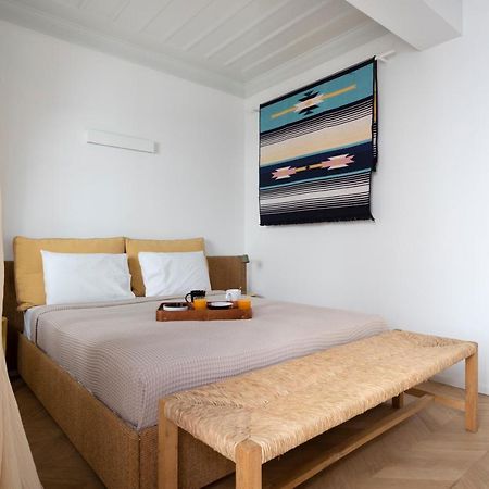 Guesthouse Niriides Spetses Town Exterior photo